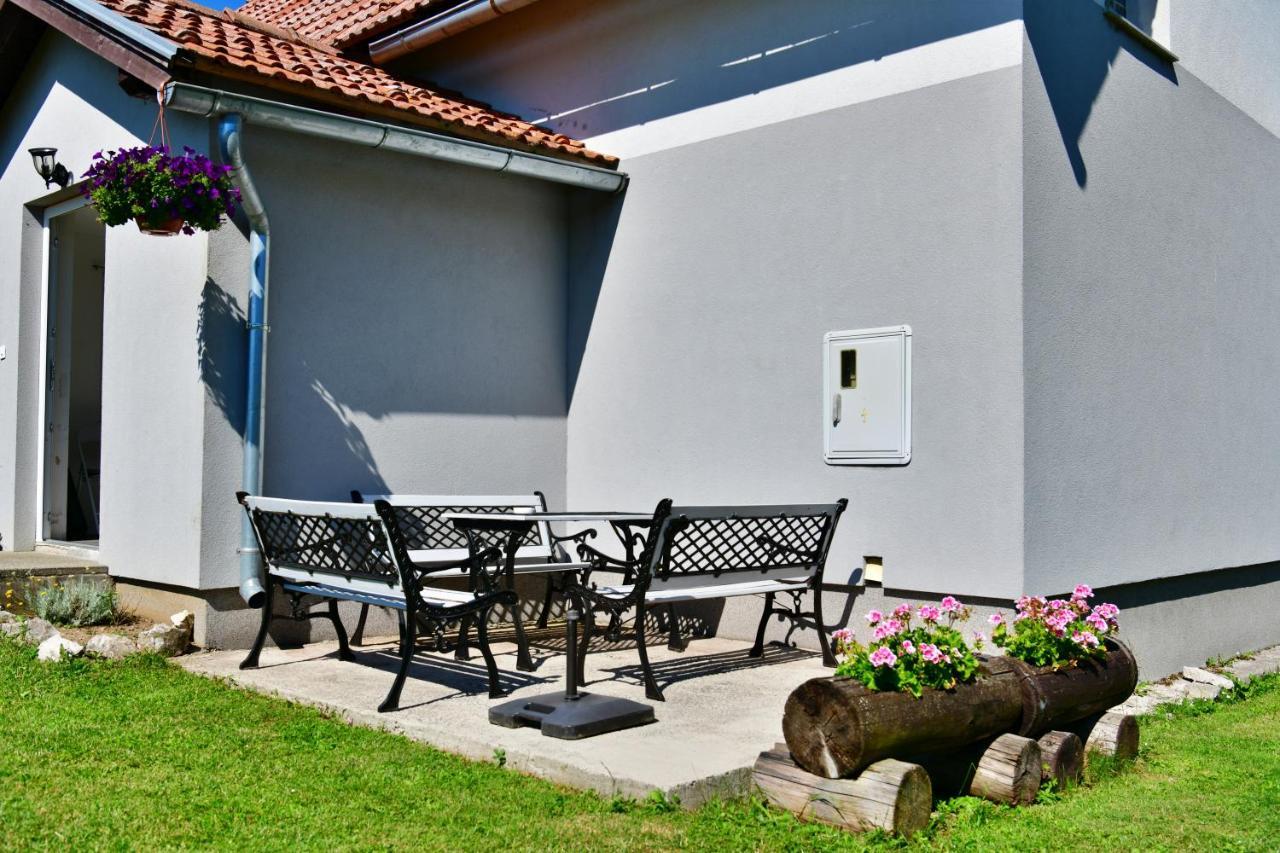 Apartamento Kuca Za Odmor Roby Saborsko Exterior foto